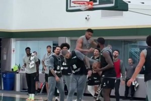 字母哥：不是我的问题！赛季初的队内训练，字母哥打爆队友！